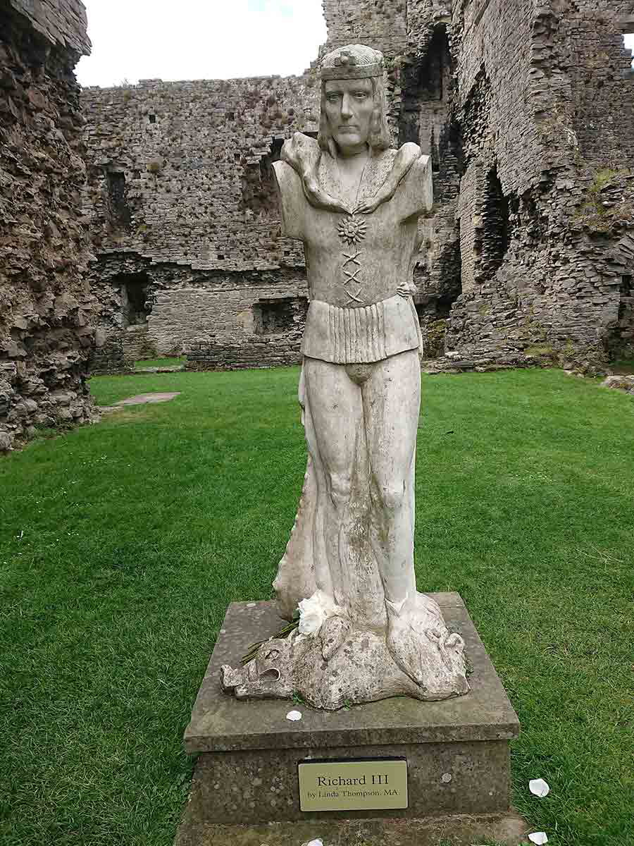 richard iii middleham english castle