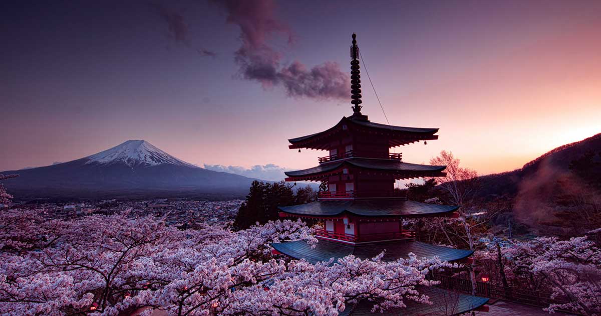 View of Mount Fuji from Chureito Pagoda in Tokyo. Image: goodfon.com