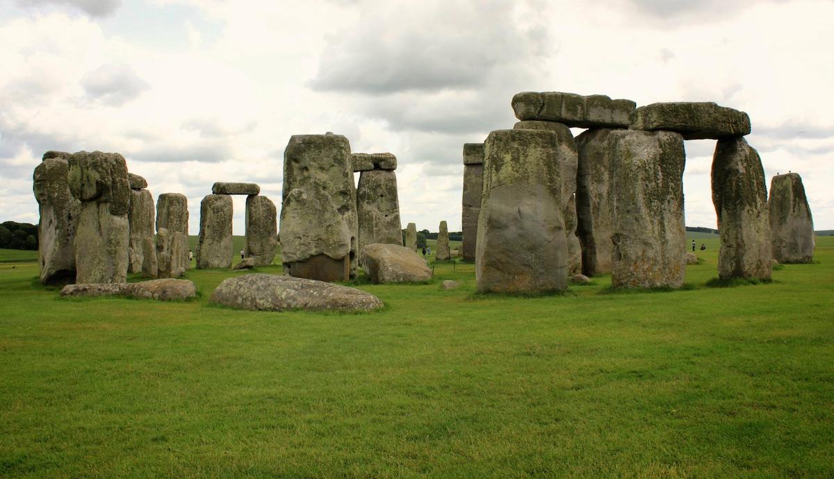 new-study-reveals-stonehenges-mysterious-origins