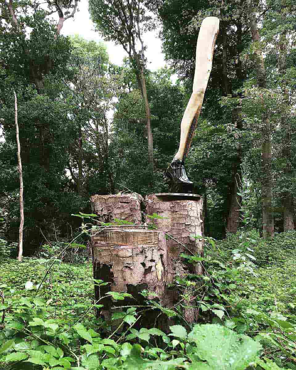 fauna sculpture outside