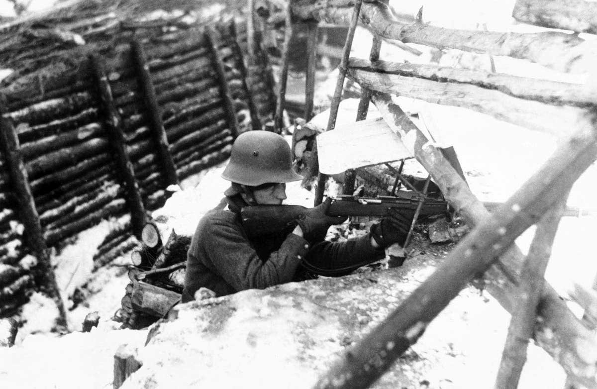 A Finnish soldier at his post in the snow on the Mannerheim Line, the defensive line against Russia, in Finland, on December 14, 1939. Source: Business Insider
