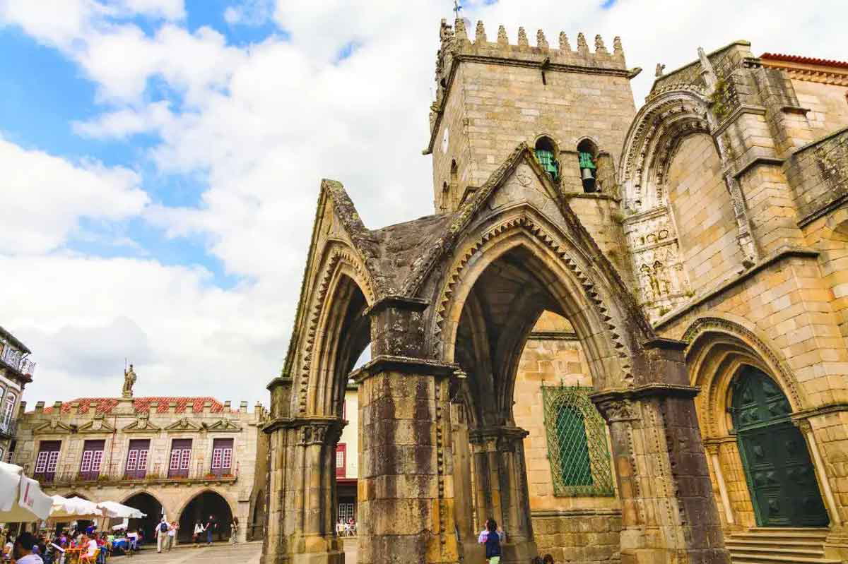 largo da oliveira square