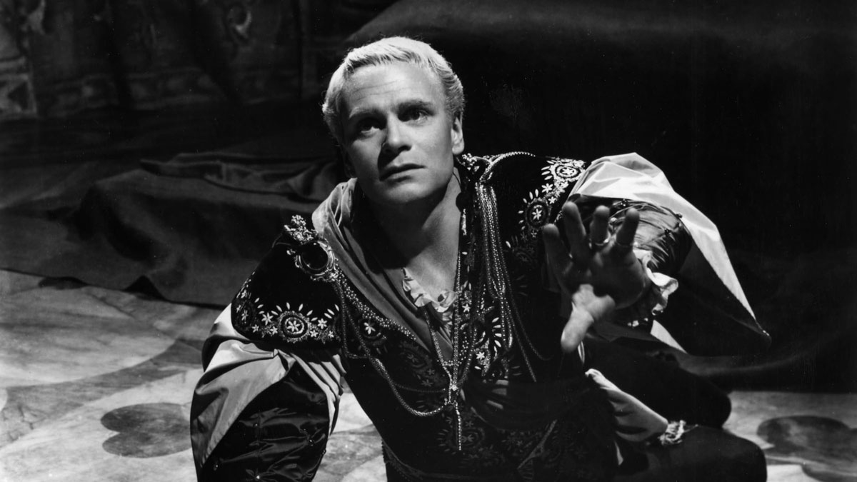 laurence olivier hamlet shakespeare play prince film