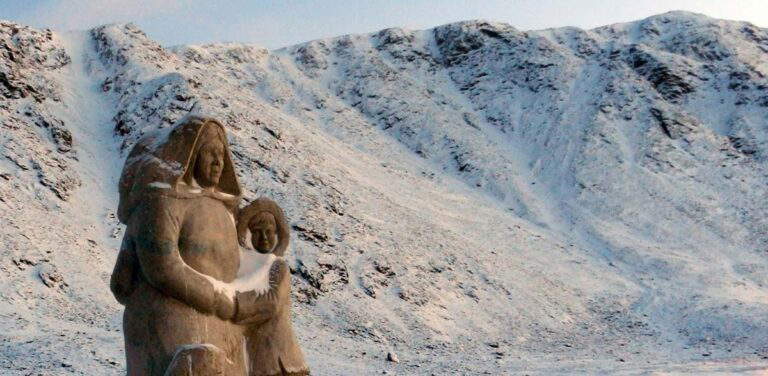 Ancient Inuit Monuments The Inuit and the Canadian Arctic: A Brief History
