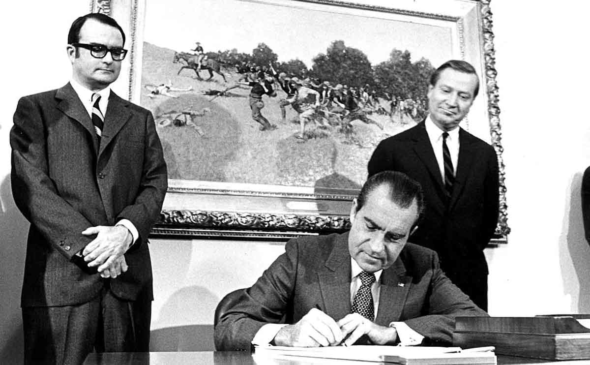 nixon signing clean air act