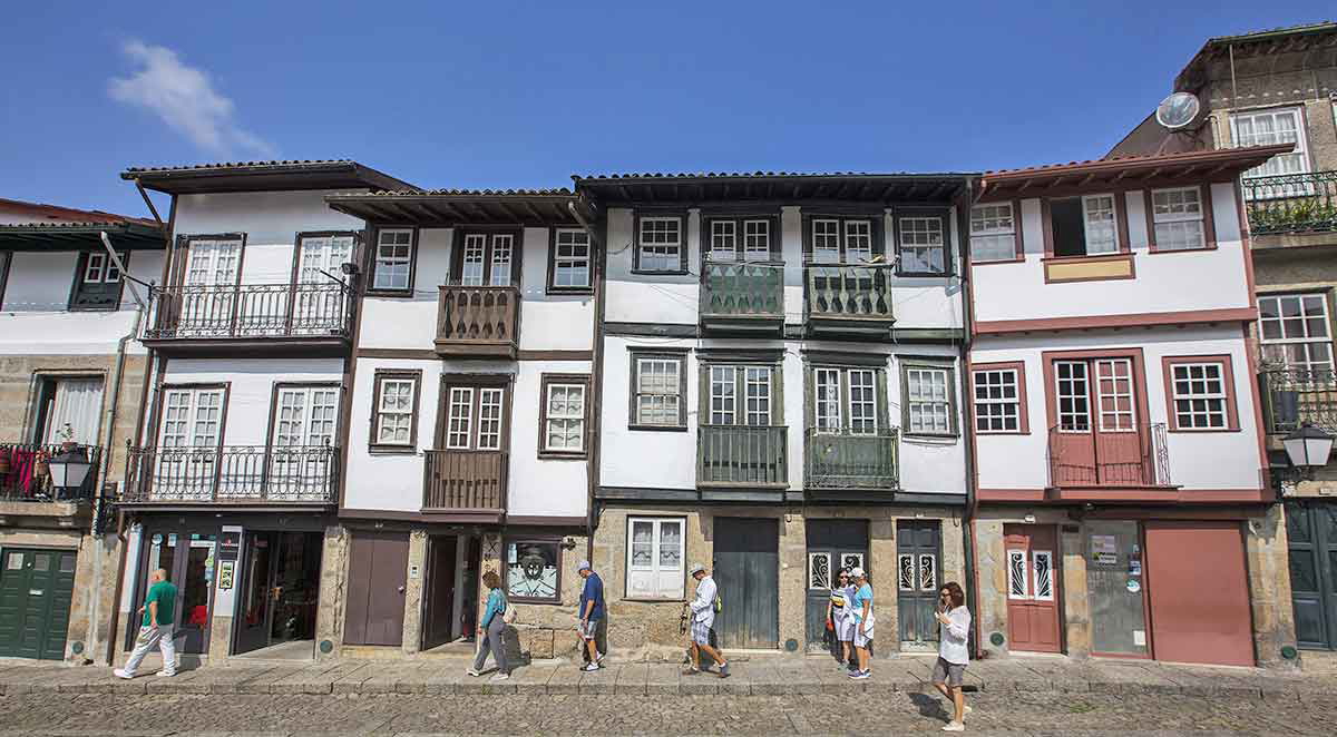 sao tiago square guimaraes