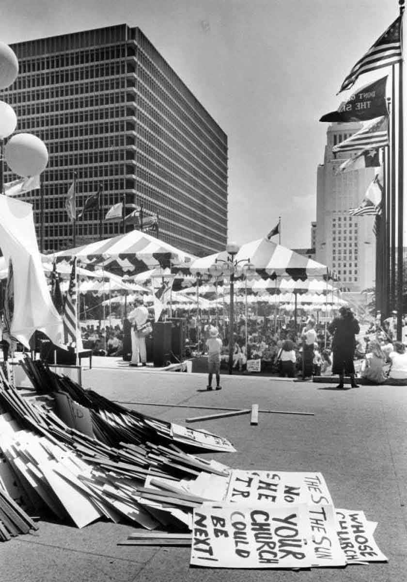 scientology court protest