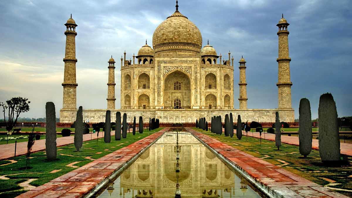 The Taj Mahal. Source Wikimedia Commons