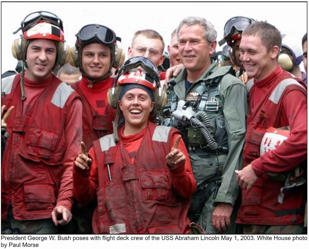 george-w-bush-flight-suit-2003