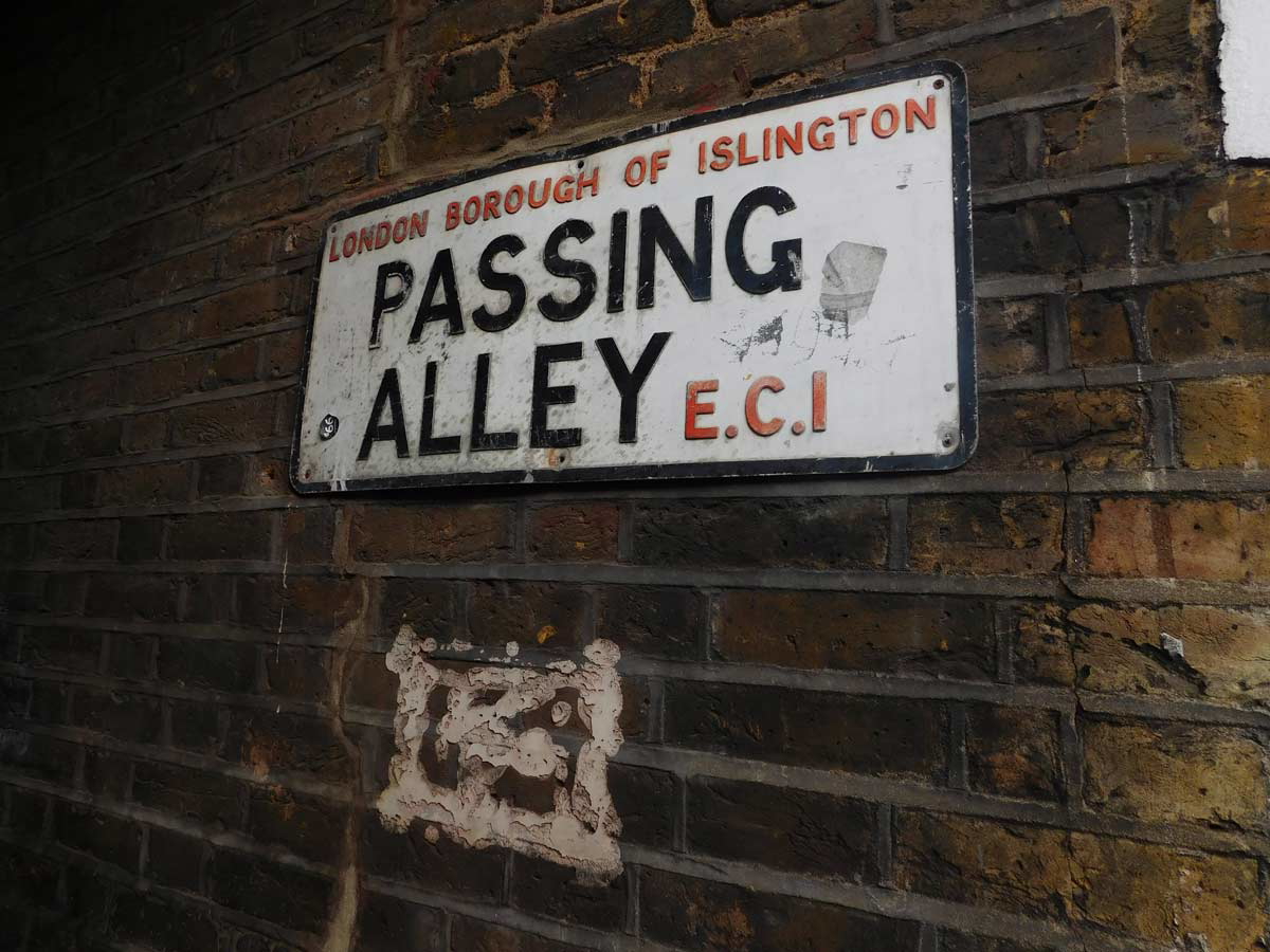 passing alley facts about london