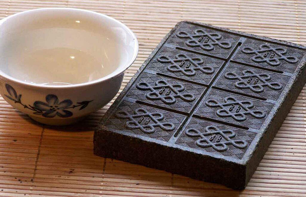 10 Strange Old Currencies Throughout Time