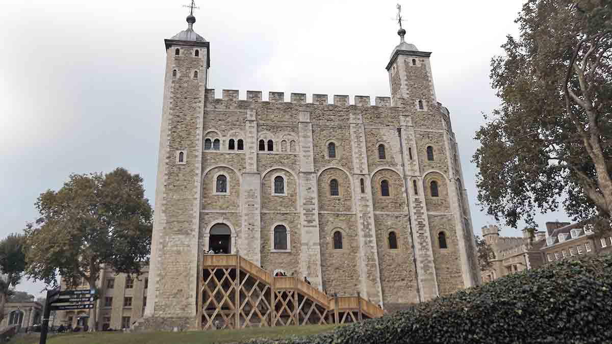 tower london photo