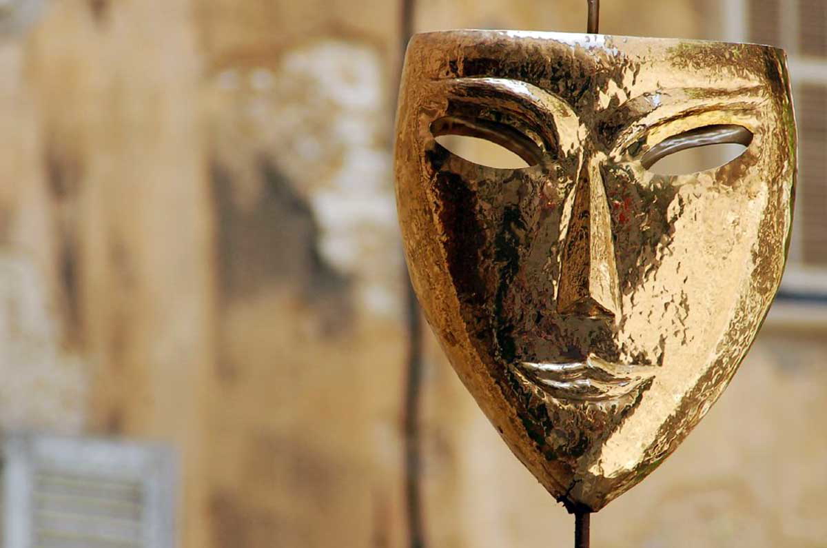 golden mask van der wolf