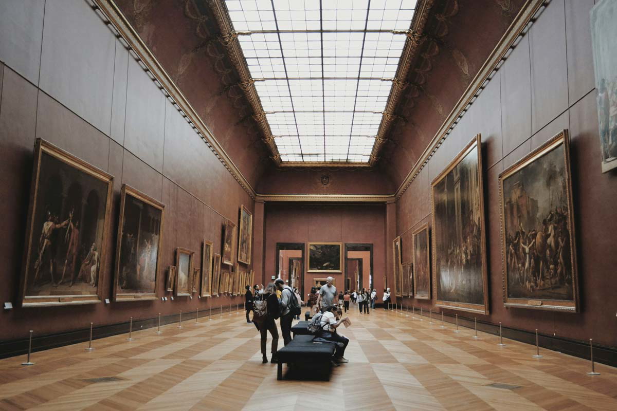 masterpieces louvre interior photo