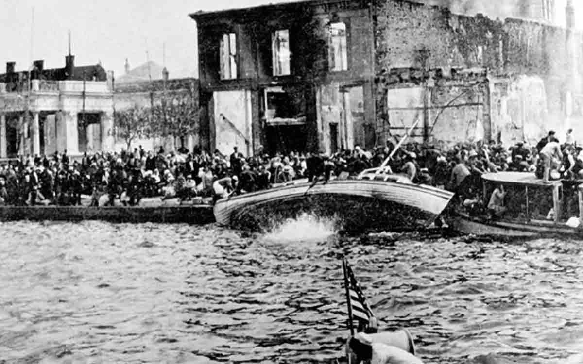 1922 fire smyrna destruction harbor