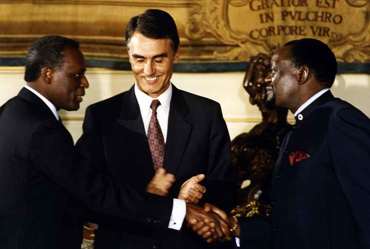 bicesse accords angola dos santos savimbi