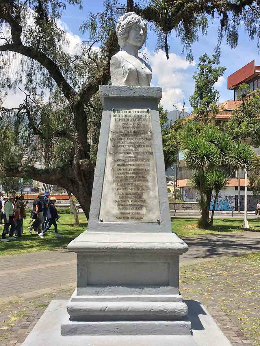 bust manuela saenz ejido park quito
