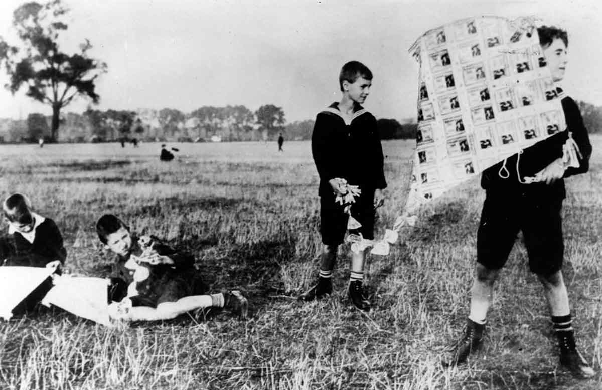 inflation kite photo