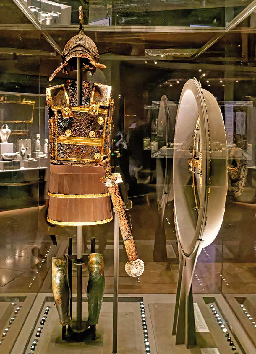 king philip macedon vergina military gear