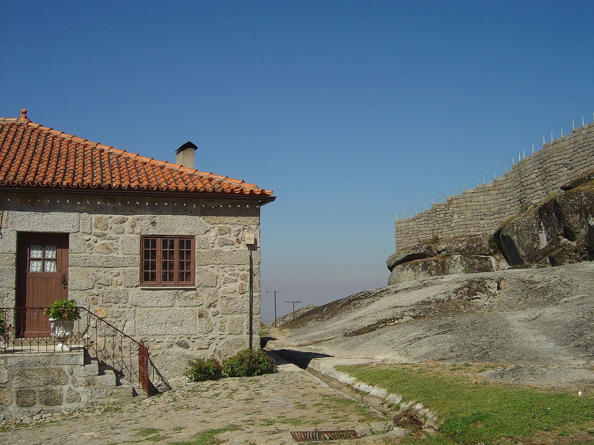 linhares da beira village portugal