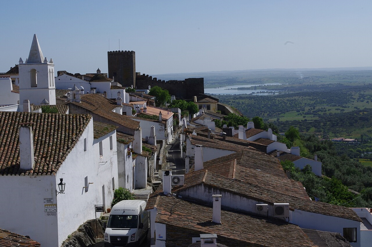 monsaraz village portugal