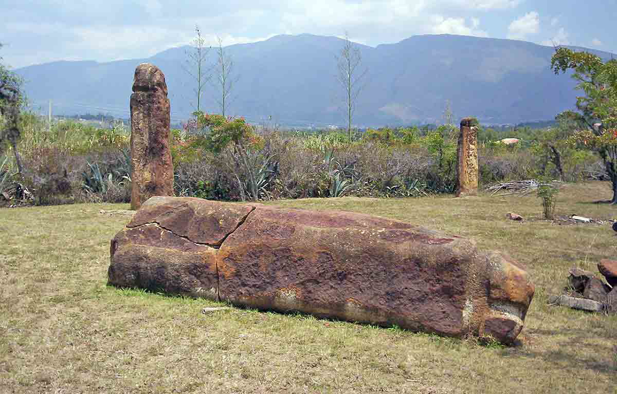 phallic menhirs Colombia