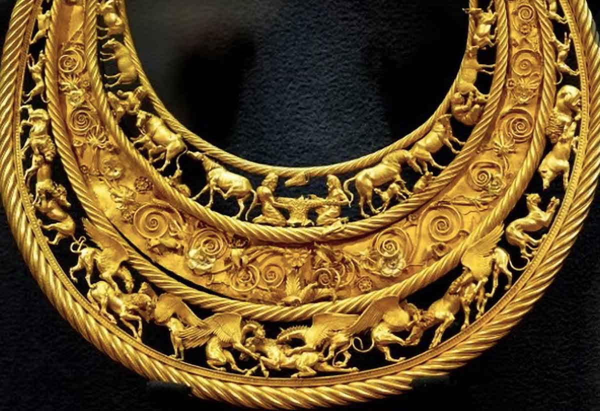 scythian gold ukraine the guardian