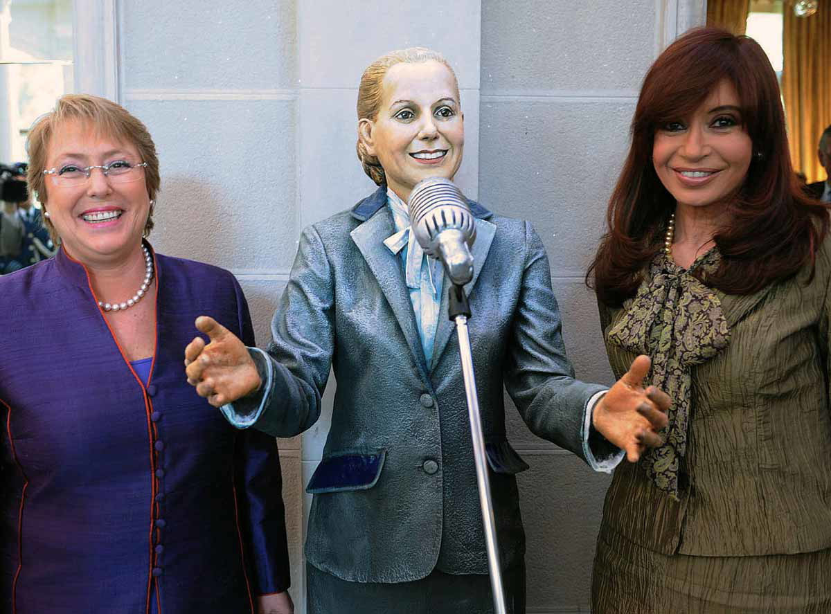 bachelet kirchner evita statue