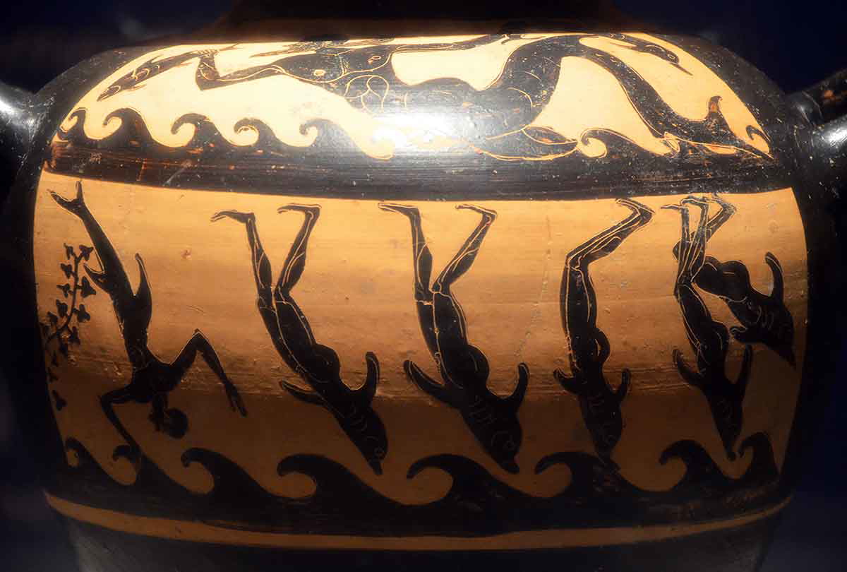 etruscan hydria tyrrhenian pirates