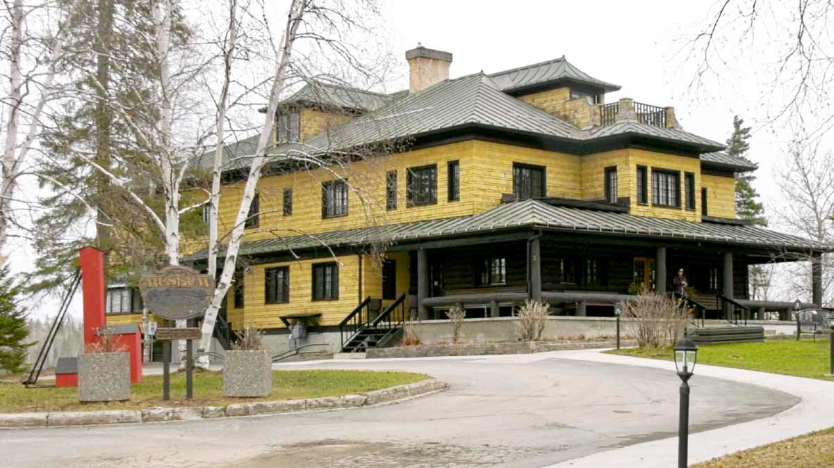 harry oakes chateau