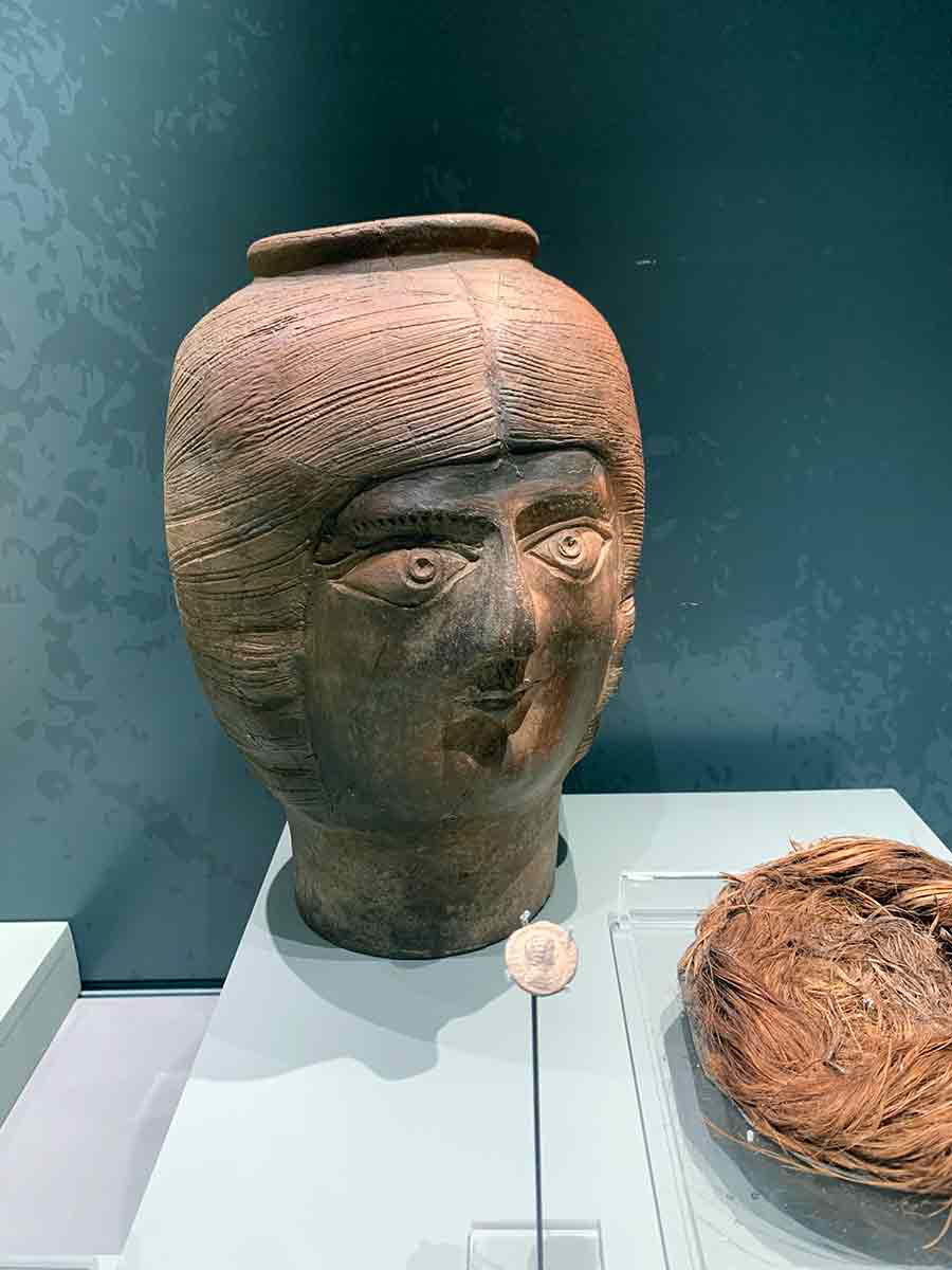 julia domna artefacts