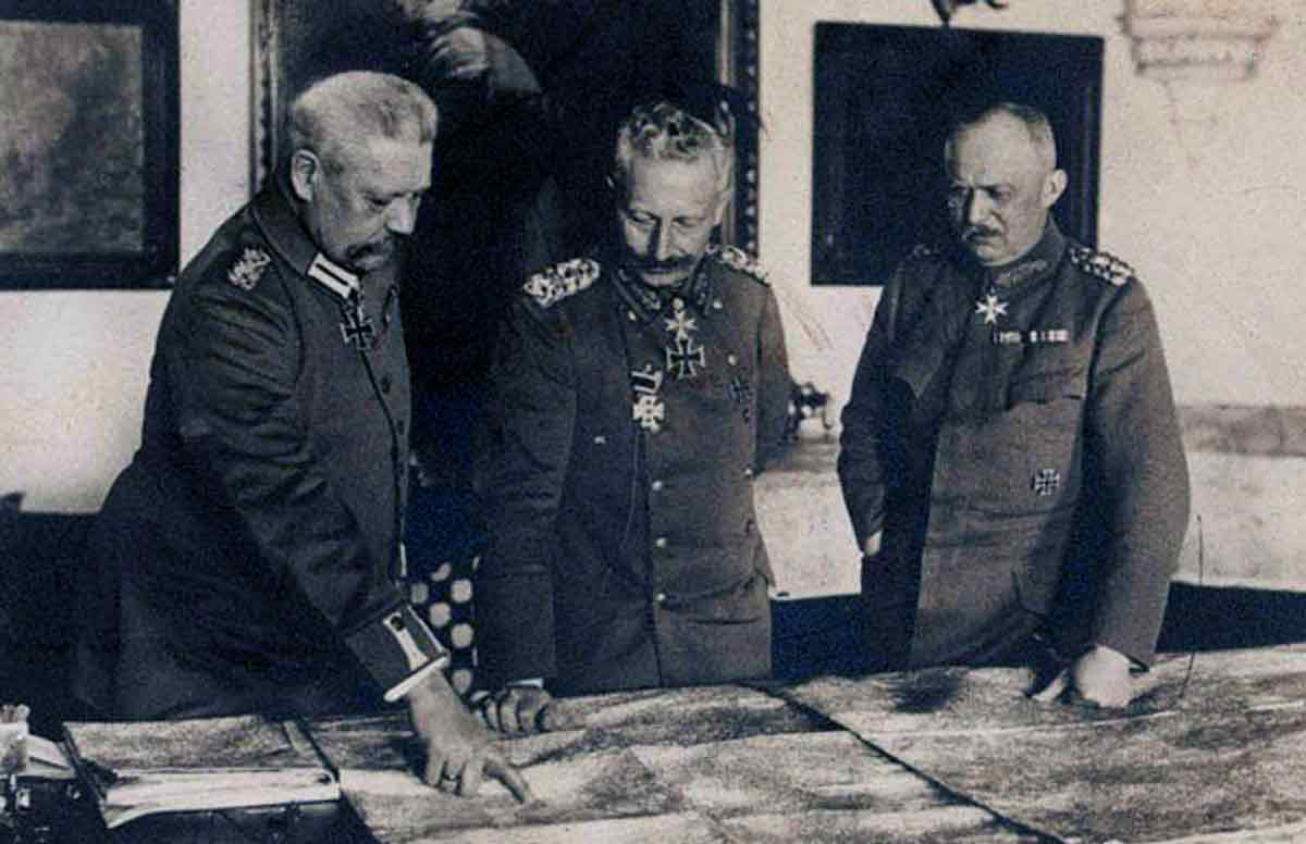 paul von hindenburg kaiser wilhelm ii erich ludendorff