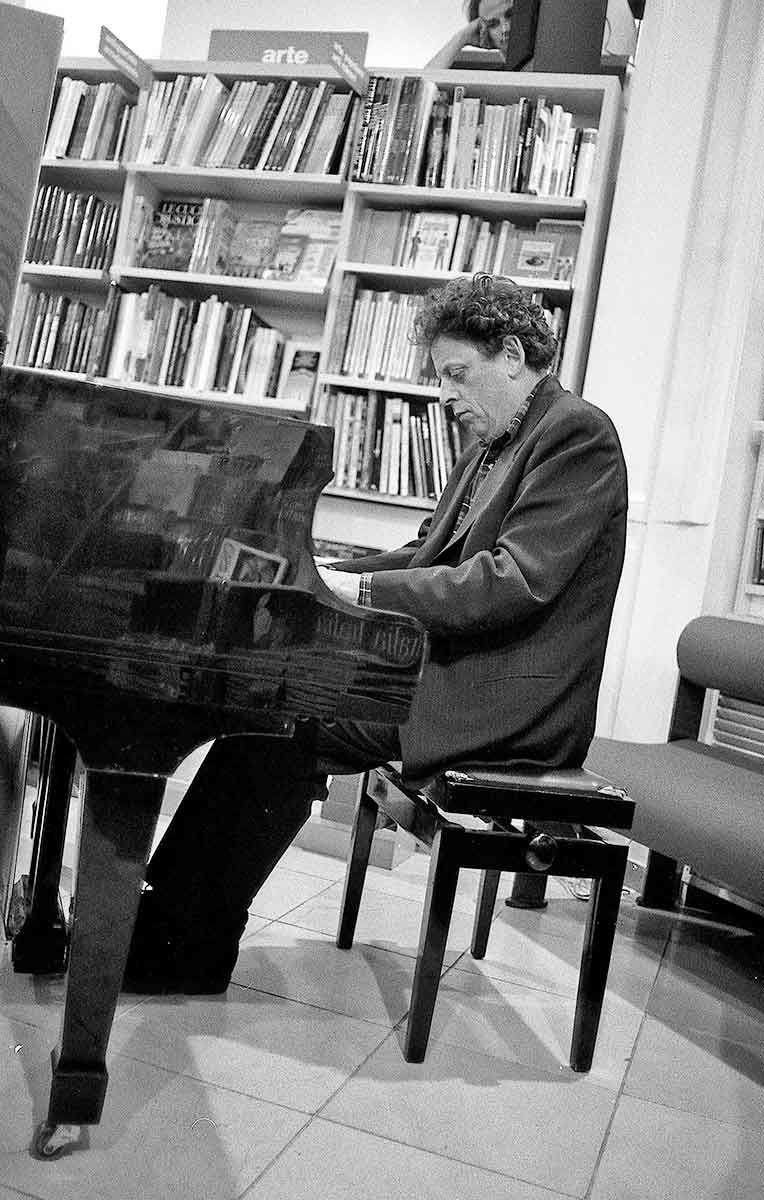 philip glass plays piano