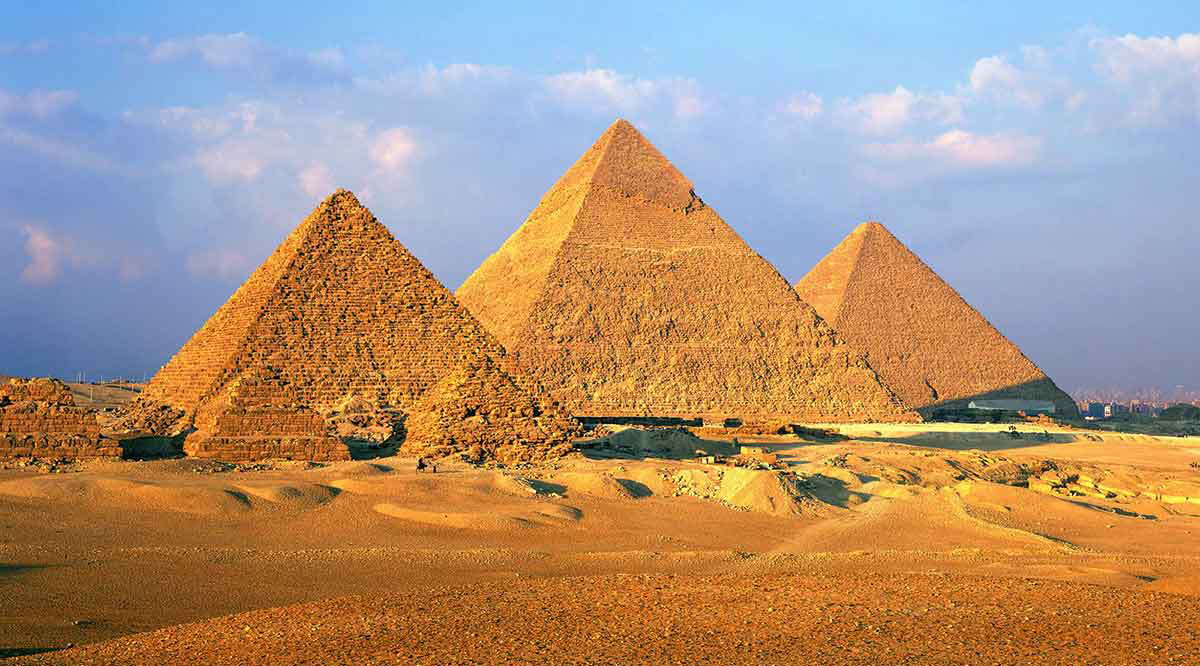 pyramids of giza