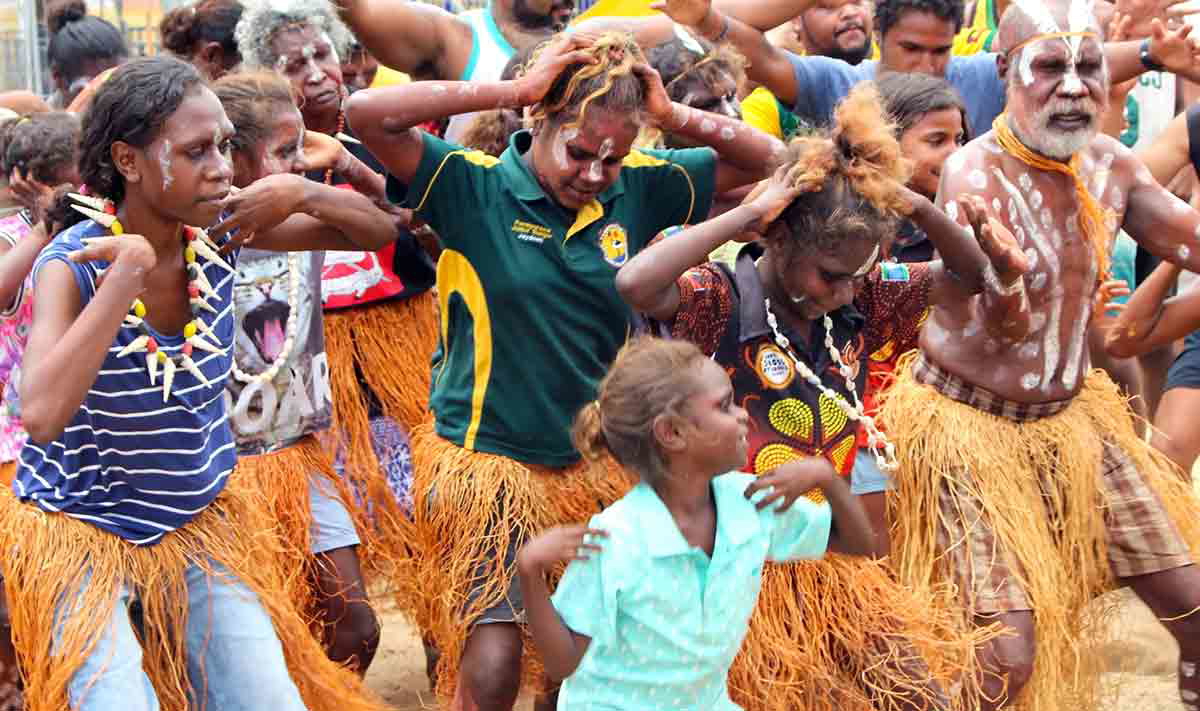 thaayorre people dancing Pormpuraaw