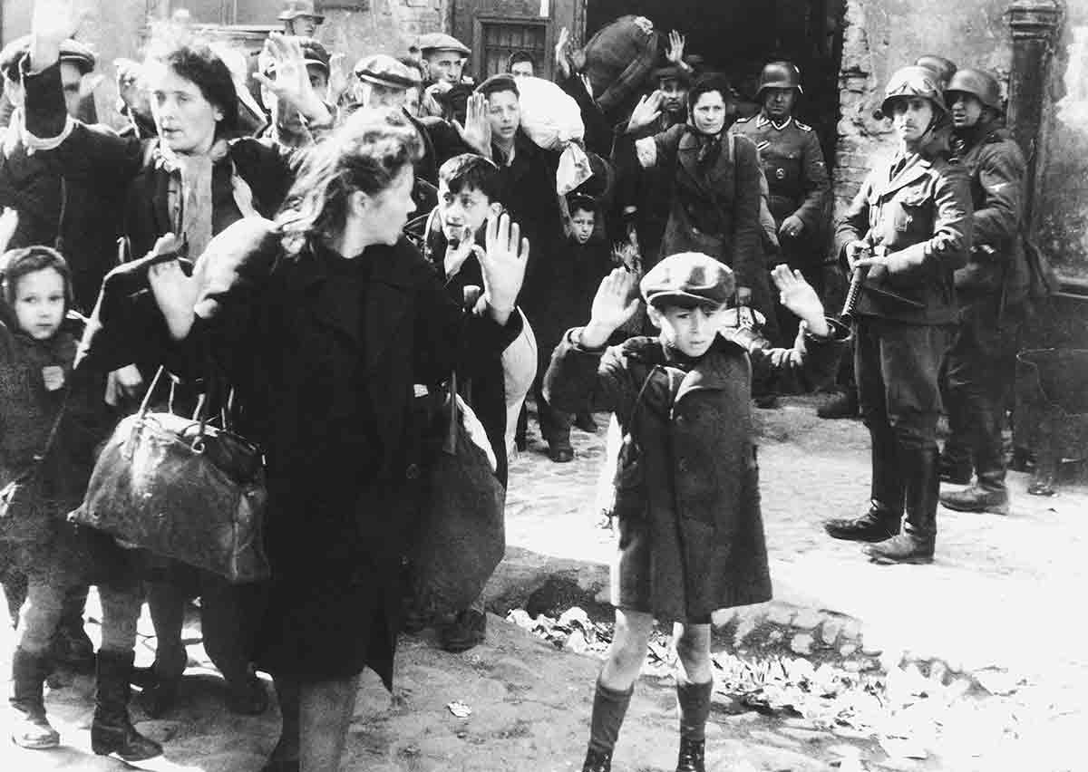 warsaw ghetto deportation iconic photo