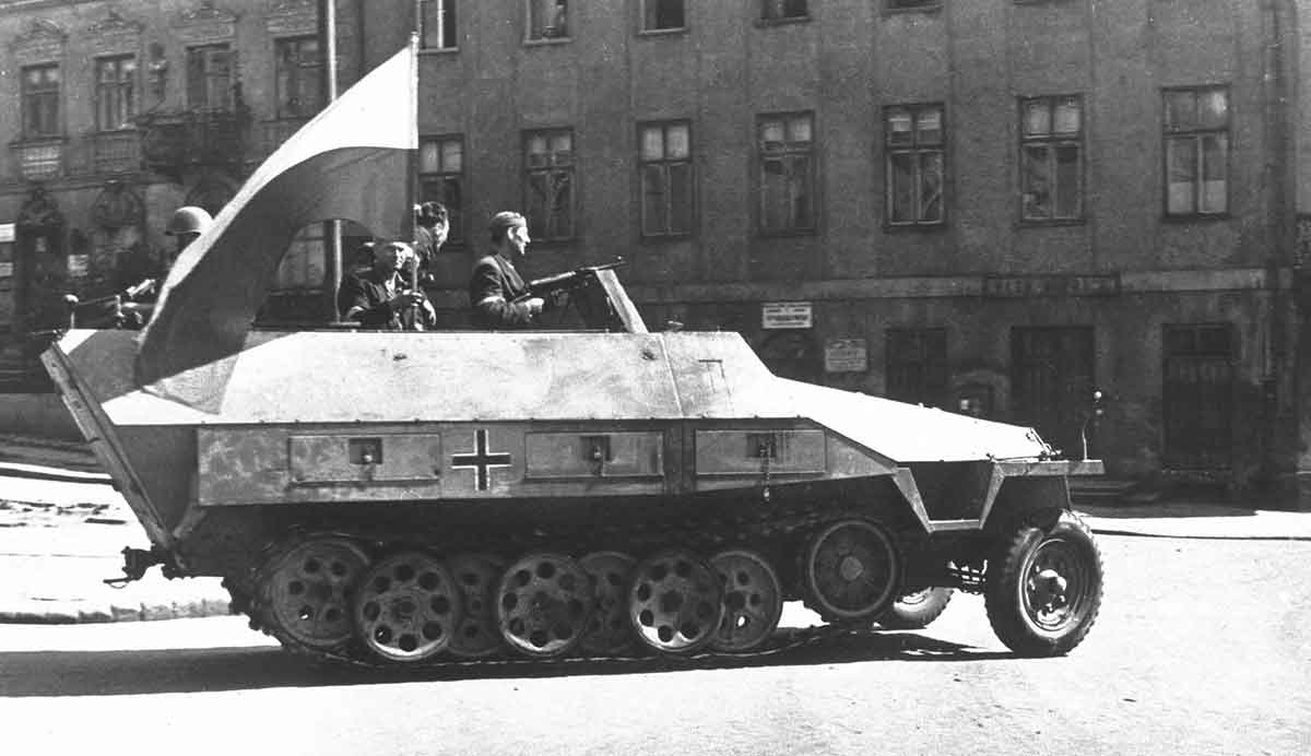 warsaw uprising captured