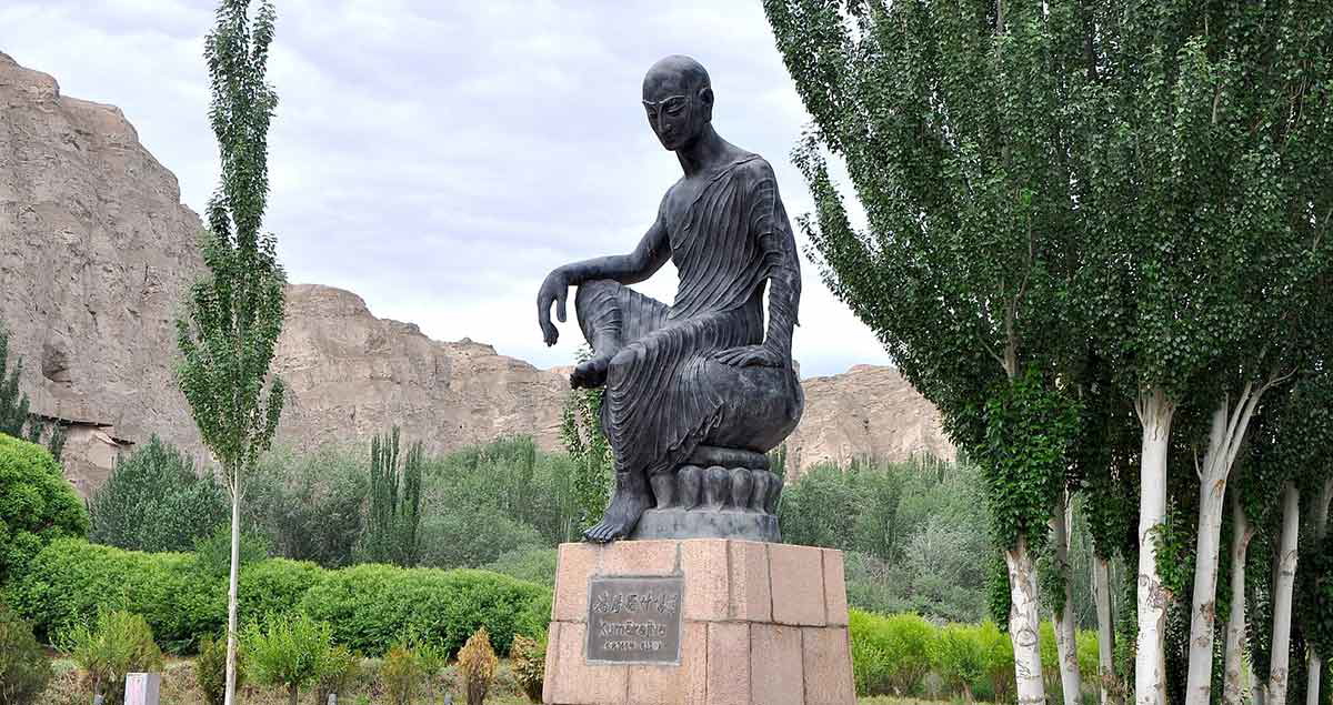 Kumarajiva Statue