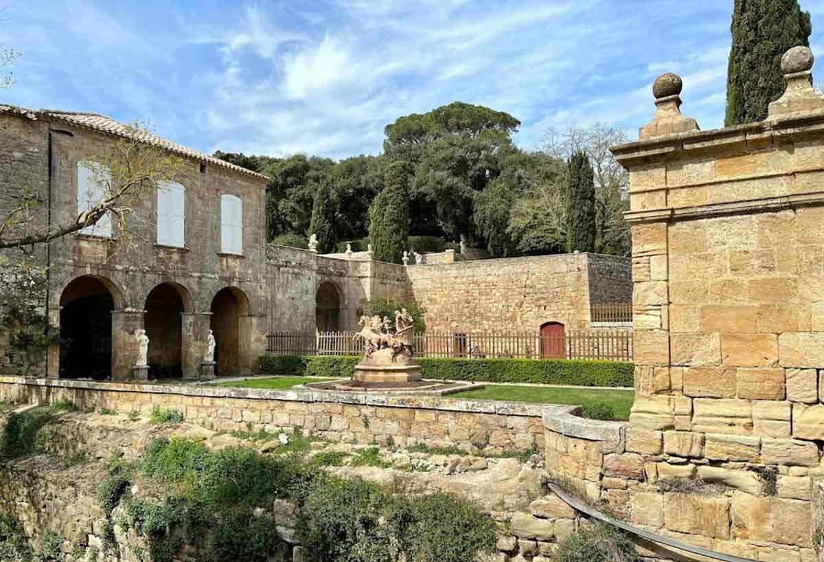 abbaye de fontfroide occitanie france