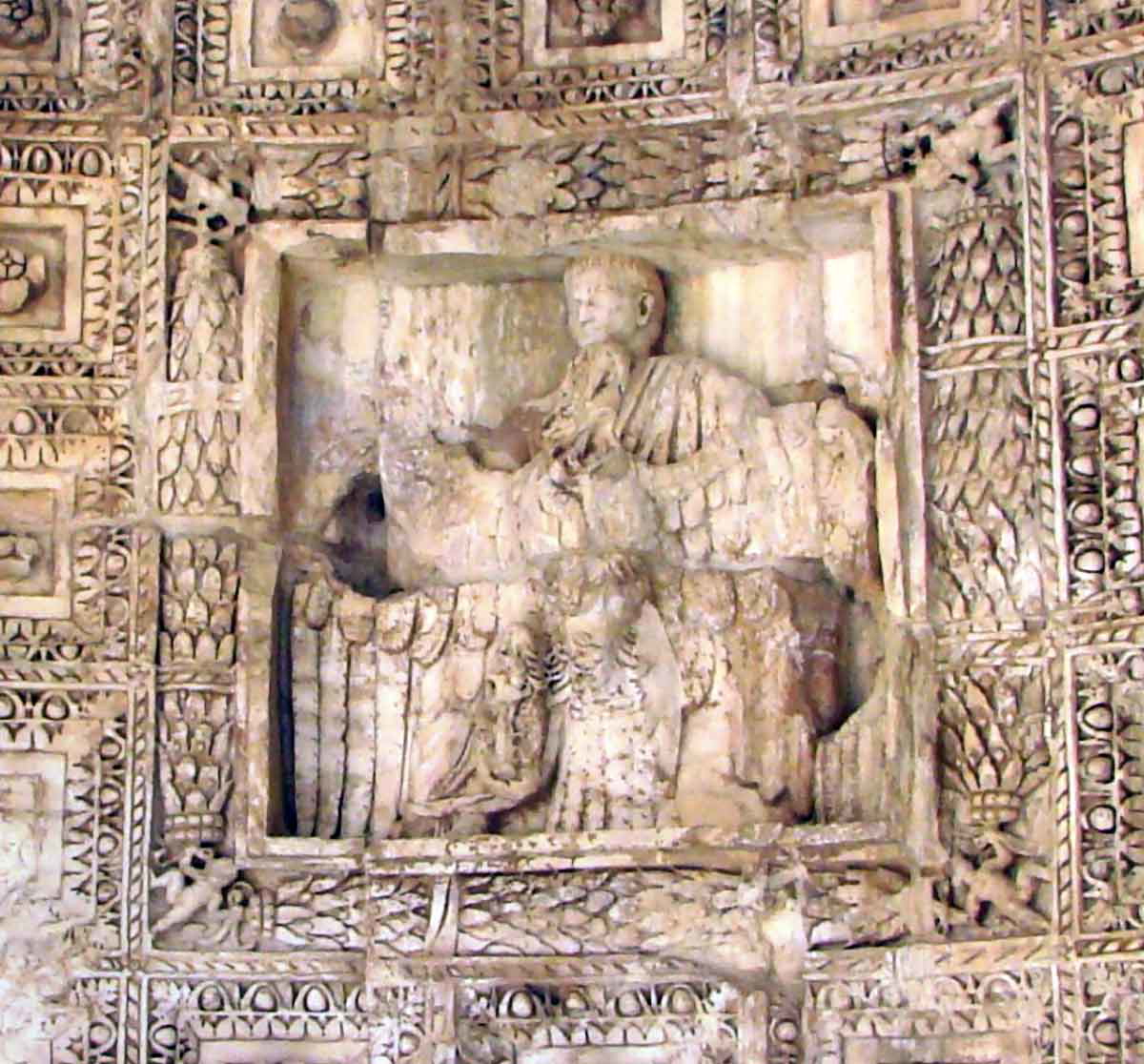 arch titus apotheosis