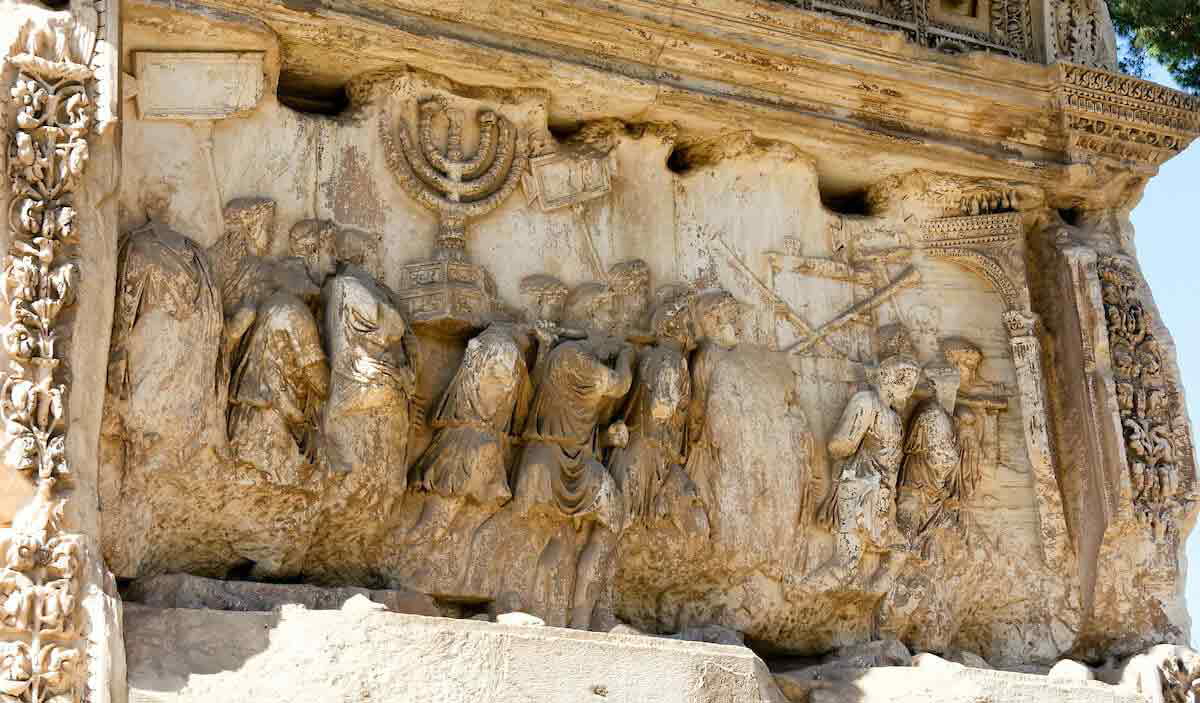 arch titus spoils