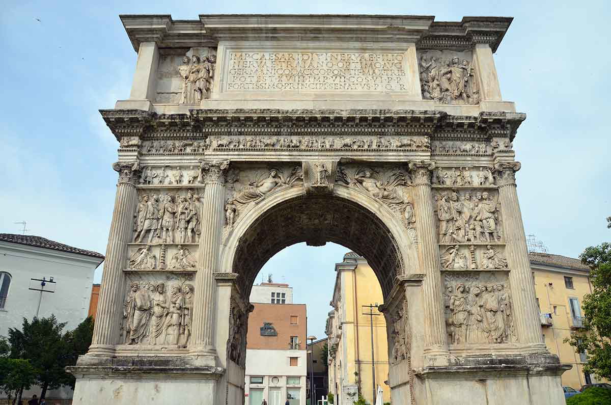 arch trajan benevento