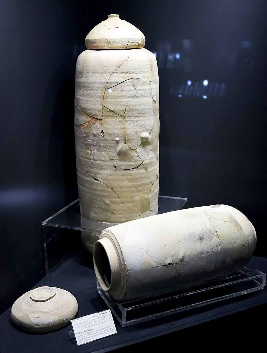 dead sea scroll jars