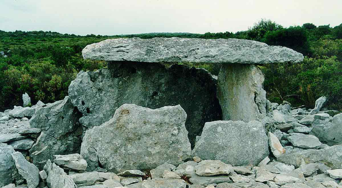 dolmen les lacs minverve france