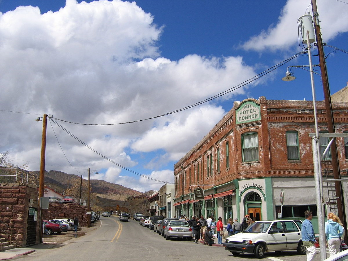 downtown jerome with hotel arizona