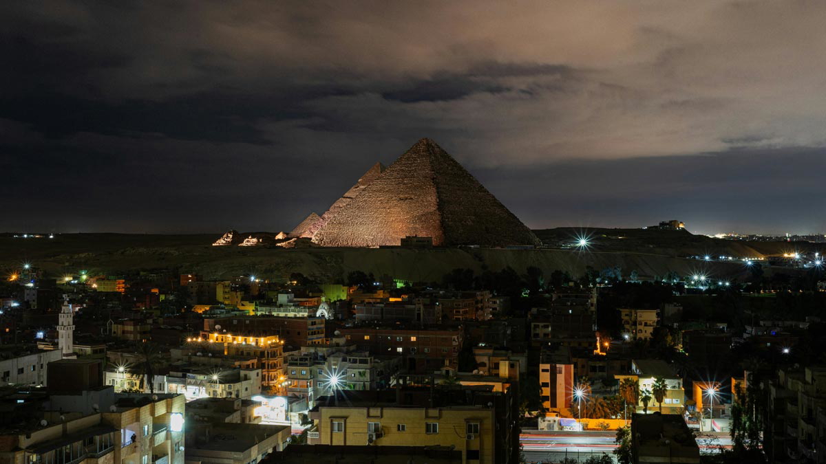 giza city pyramids