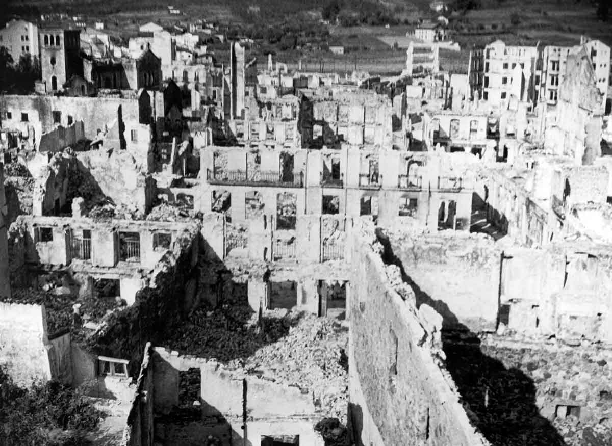 guernica bombing photo
