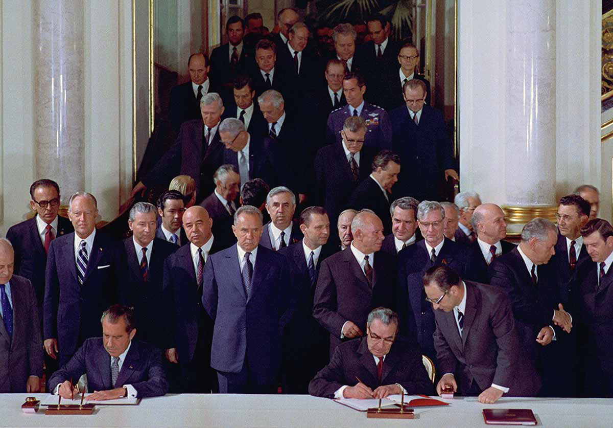 nixon brezhnev saly signing photo