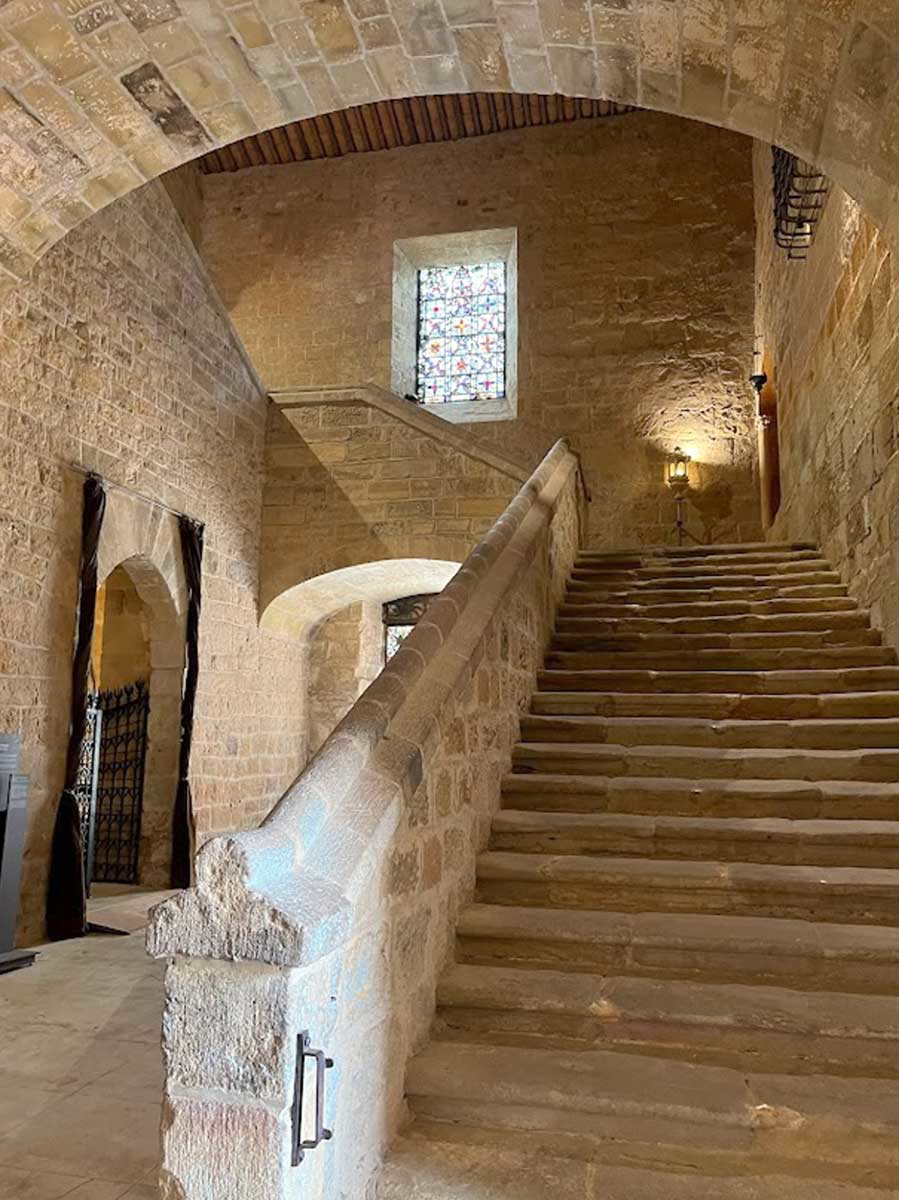 occitanie france fontfroide staircase