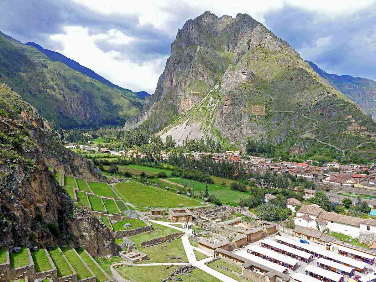 ollamtaytambo inca archaeological site peru
